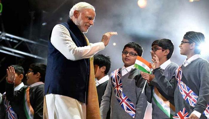 'স্বপ্নের ফেরিওয়ালা' মোদীর হাত ধরে কি দেশে বিনিয়োগের দিনবদল হতে চলেছে? 'স্বপ্নের ফেরিওয়ালা' মোদীর হাত ধরে কি দেশে বিনিয়োগের দিনবদল হতে চলেছে?