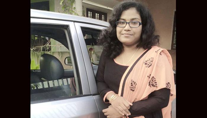পাত্র পণ চাওয়ায় ফেসবুকে স্টেটাস পোস্ট করে বিয়ে ভেঙে দিলেন তরুণী! পাত্র পণ চাওয়ায় ফেসবুকে স্টেটাস পোস্ট করে বিয়ে ভেঙে দিলেন তরুণী!