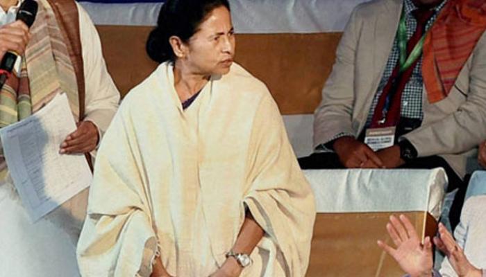 শিল্পবিরোধী নয় পশ্চিমবঙ্গ সরকার, স্পষ্ট বার্তা দিলেন মমতা বন্দ্যোপাধ্যায় শিল্পবিরোধী নয় পশ্চিমবঙ্গ সরকার, স্পষ্ট বার্তা দিলেন মমতা বন্দ্যোপাধ্যায়