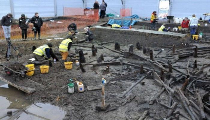 'ব্রোঞ্জ' যুগের বাড়ি আবিষ্কার কেমব্রিজশায়ারে 'ব্রোঞ্জ' যুগের বাড়ি আবিষ্কার কেমব্রিজশায়ারে
