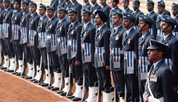 পূর্নমর্যাদায় বিদায় জানানো হয় বায়ুসেনা জওয়ানকে পূর্নমর্যাদায় বিদায় জানানো হয় বায়ুসেনা জওয়ানকে