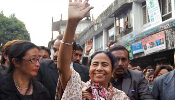 পাহাড়ে কী সম্ভাব্য পরিকল্পনা নিয়ে এগোচ্ছেন মমতা? জানুন পাহাড়ে কী সম্ভাব্য পরিকল্পনা নিয়ে এগোচ্ছেন মমতা? জানুন