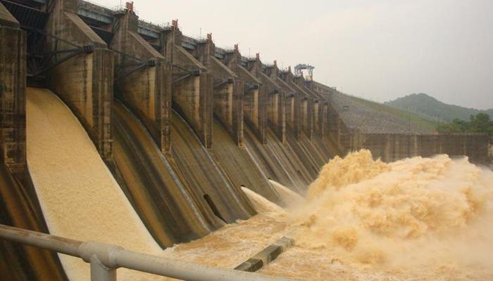 জল নেই মাইথন জলাধারে জল নেই মাইথন জলাধারে