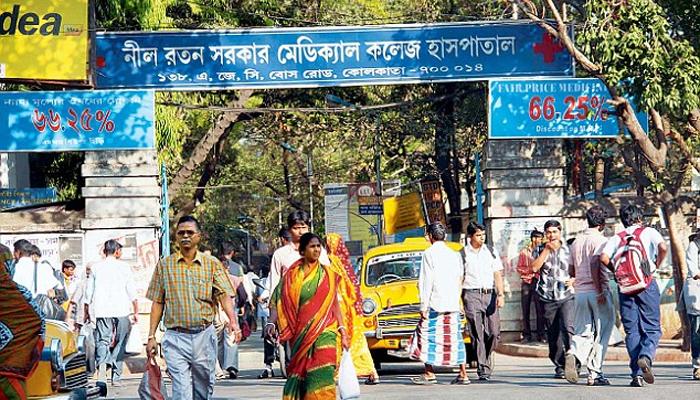 রোগীর পরিবারের সঙ্গে খণ্ডযুদ্ধ এনআরএসে, রাতে উঠল করমবিরতি রোগীর পরিবারের সঙ্গে খণ্ডযুদ্ধ এনআরএসে, রাতে উঠল করমবিরতি