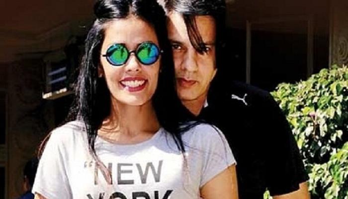 রাহুল রায়ের ‘আশিকি ২’ রাহুল রায়ের ‘আশিকি ২’