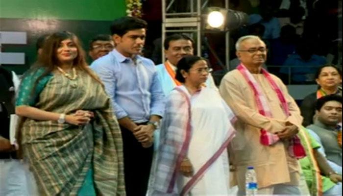 তৃণমূলে যোগ রেজ্জাক, লক্ষ্মীরতন শুক্লা, ডালমিয়া কন্যা বৈশালীর তৃণমূলে যোগ রেজ্জাক, লক্ষ্মীরতন শুক্লা, ডালমিয়া কন্যা বৈশালীর