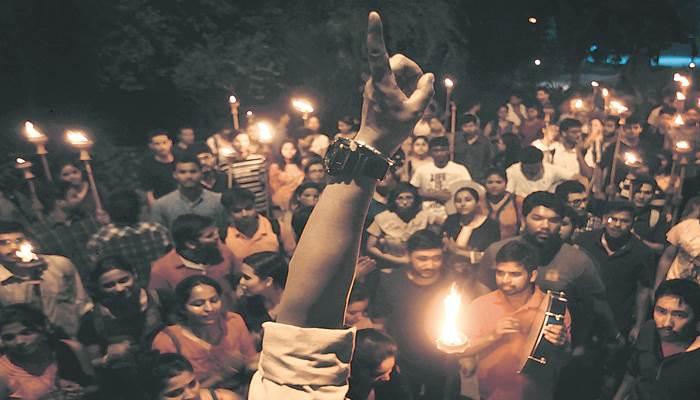 JNU-তে ABVP-র পাকিস্তানপন্থী স্লোগান, অভিযোগ বামেদের, আঁচ ছড়ালো যাদবপুরেও JNU-তে ABVP-র পাকিস্তানপন্থী স্লোগান, অভিযোগ বামেদের, আঁচ ছড়ালো যাদবপুরেও