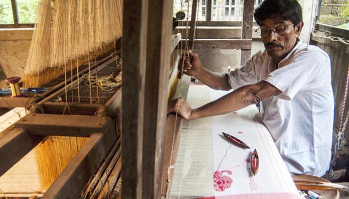 জামদানি ফের আম জনতার দরবারে- সৌজন্যে বিশ্ব বাংলা জামদানি ফের আম জনতার দরবারে- সৌজন্যে বিশ্ব বাংলা