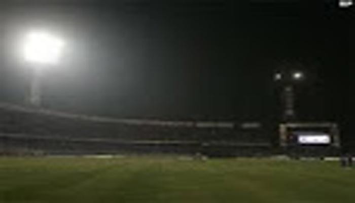 বিশ্বকাপের ম্যাচে আলো নিভে গেল ইডেনে বিশ্বকাপের ম্যাচে আলো নিভে গেল ইডেনে