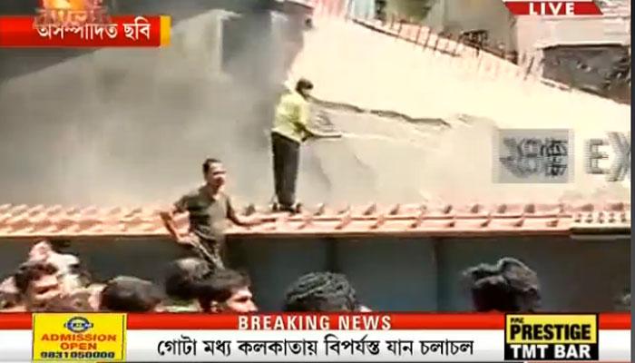 নির্মীয়মাণ উড়ালপুল ভেঙে পড়ায় বিপর্যয়, মৃত অনেক, আটকে বহু নির্মীয়মাণ উড়ালপুল ভেঙে পড়ায় বিপর্যয়, মৃত অনেক, আটকে বহু