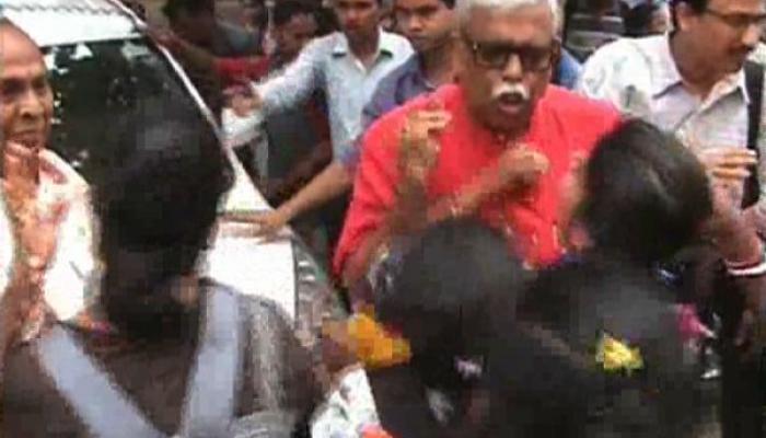 বিবেকানন্দ কলেজের অশান্তিতে জড়িত শাসকদলের ছাত্রসংগঠন বিবেকানন্দ কলেজের অশান্তিতে জড়িত শাসকদলের ছাত্রসংগঠন