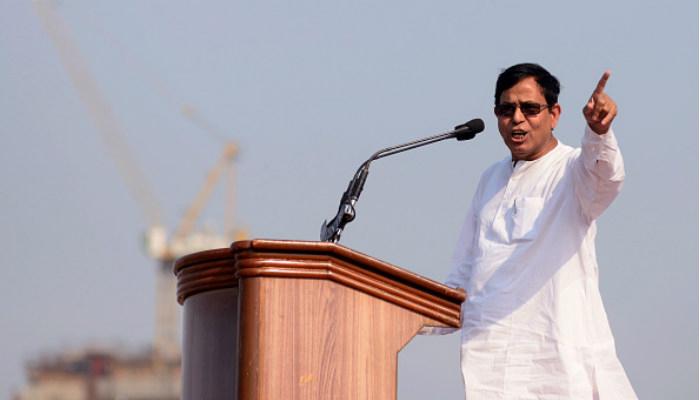 সিপিএম নেতা মহম্মদ সেলিমের গলায় হুমকির সুর সিপিএম নেতা মহম্মদ সেলিমের গলায় হুমকির সুর