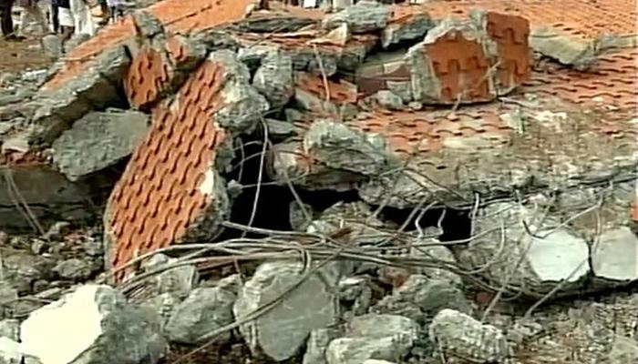 কেরালার পুট্টিঙ্গল মন্দিরে ভয়াবহ অগ্নিকাণ্ডে মৃত ১০২, আহত ৩৫০ ছাড়িয়েছে কেরালার পুট্টিঙ্গল মন্দিরে ভয়াবহ অগ্নিকাণ্ডে মৃত ১০২, আহত ৩৫০ ছাড়িয়েছে