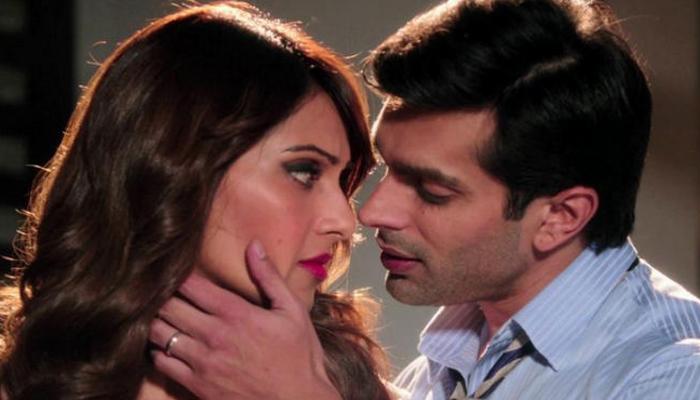 করণ সিং গ্রোভার এই প্রেমের কবিতাটি লিখলেন বিপসের জন্য! করণ সিং গ্রোভার এই প্রেমের কবিতাটি লিখলেন বিপসের জন্য!