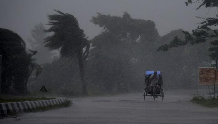 টানা তাপপ্রবাহের পর খানিক স্বস্তি দিল কালবৈশাখী টানা তাপপ্রবাহের পর খানিক স্বস্তি দিল কালবৈশাখী