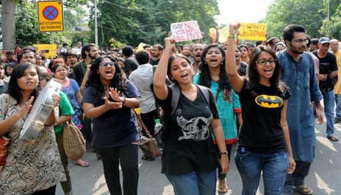 ফের একবার রাজপথে যাদবপুর বিশ্ববিদ্যালয়ের পড়ুয়ারা ফের একবার রাজপথে যাদবপুর বিশ্ববিদ্যালয়ের পড়ুয়ারা