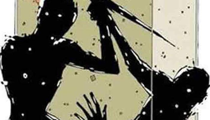 জানলার সামনে যুবককে প্রস্রাব করতে নিষেধ করায় বেধড়ক মারধর ২ বিএসএফ কর্মীকে জানলার সামনে যুবককে প্রস্রাব করতে নিষেধ করায় বেধড়ক মারধর ২ বিএসএফ কর্মীকে