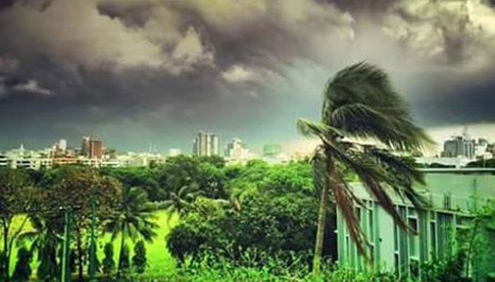 ৫০ থেকে ৬০ কিলোমিটার গতিতে ধেয়ে আসছে কালবৈশাখী, বীরভূমে ঝড়ে গাছ পড়ে মৃত এক ৫০ থেকে ৬০ কিলোমিটার গতিতে ধেয়ে আসছে কালবৈশাখী, বীরভূমে ঝড়ে গাছ পড়ে মৃত এক