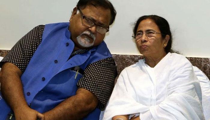 মুখ্যমন্ত্রীর সঙ্গে আলোচনা করেই ইউ.জি.সি-র নির্দেশিকার সিদ্ধান্ত নেওয়া হবে: শিক্ষামন্ত্রী মুখ্যমন্ত্রীর সঙ্গে আলোচনা করেই ইউ.জি.সি-র নির্দেশিকার সিদ্ধান্ত নেওয়া হবে: শিক্ষামন্ত্রী