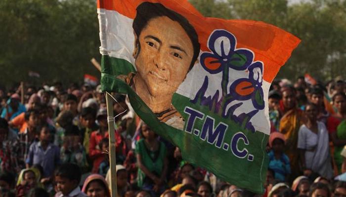 রাজনীতিকে ছাপিয়ে জিতল মানবিকতা রাজনীতিকে ছাপিয়ে জিতল মানবিকতা