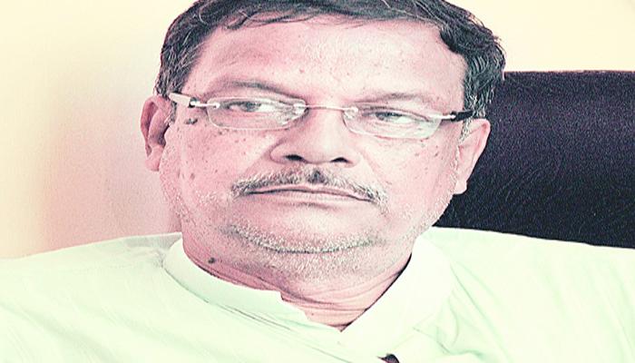 “রাজ্যে নাকি বন্ধ নেই কোনও চা বাগান” মলয় ঘটকের বক্তব্য নিয়ে বিতর্কের ঝড় বিধানসভায় “রাজ্যে নাকি বন্ধ নেই কোনও চা বাগান” মলয় ঘটকের বক্তব্য নিয়ে বিতর্কের ঝড় বিধানসভায়