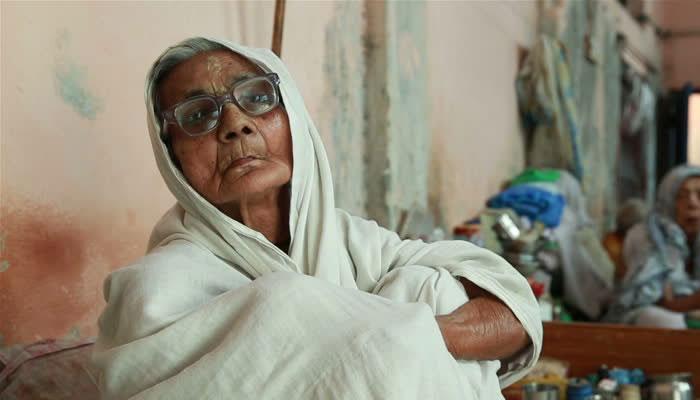 ঘরে ফিরলেন সত্তর বছরের বৃদ্ধা! ঘরে ফিরলেন সত্তর বছরের বৃদ্ধা!