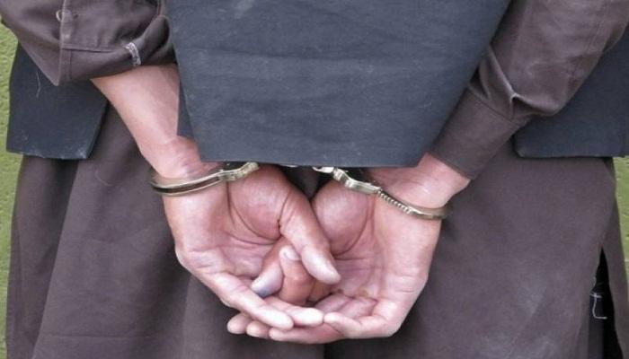দীর্ঘ জেরার পর ভবানী ভবনে গ্রেফতার সন্দেহভাজন ISIS জঙ্গি! দীর্ঘ জেরার পর ভবানী ভবনে গ্রেফতার সন্দেহভাজন ISIS জঙ্গি!