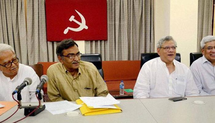 বঙ্গব্রিগেডের নিশানায় কারাট লবি, 'দিল্লি থেকে রিমোর্ট কন্ট্রোলে রাজ্য কমিটি চালানো যাবে না' বঙ্গব্রিগেডের নিশানায় কারাট লবি, 'দিল্লি থেকে রিমোর্ট কন্ট্রোলে রাজ্য কমিটি চালানো যাবে না'