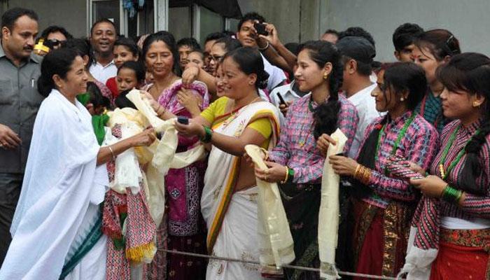 পাহাড়ে পুরভোট, মোর্চাকে কোণঠাসা করতে পাহাড়ে নয়া কৌশল তৃণমূলের, মুখ্যমন্ত্রীর ভূয়সী প্রশংসা রাষ্ট্রপতি পাহাড়ে পুরভোট, মোর্চাকে কোণঠাসা করতে পাহাড়ে নয়া কৌশল তৃণমূলের, মুখ্যমন্ত্রীর ভূয়সী প্রশংসা রাষ্ট্রপতি
