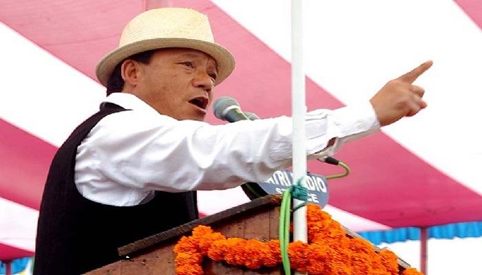 রাষ্ট্রপতির সামনেই রাজ্য সরকারের সঙ্গে সরাসরি সংঘাতে মোর্চা রাষ্ট্রপতির সামনেই রাজ্য সরকারের সঙ্গে সরাসরি সংঘাতে মোর্চা