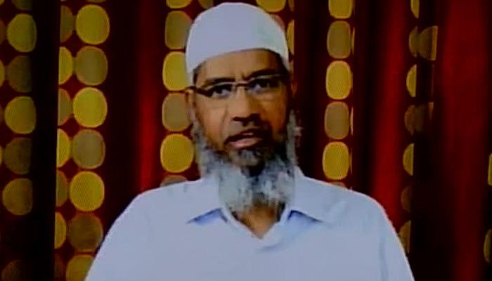 জাকির নায়ক মিডিয়ার সঙ্গে লাইভ স্কাইপে কথা বলছেন, সৌদি আরবের মদিনা থেকে! জাকির নায়ক মিডিয়ার সঙ্গে লাইভ স্কাইপে কথা বলছেন, সৌদি আরবের মদিনা থেকে!