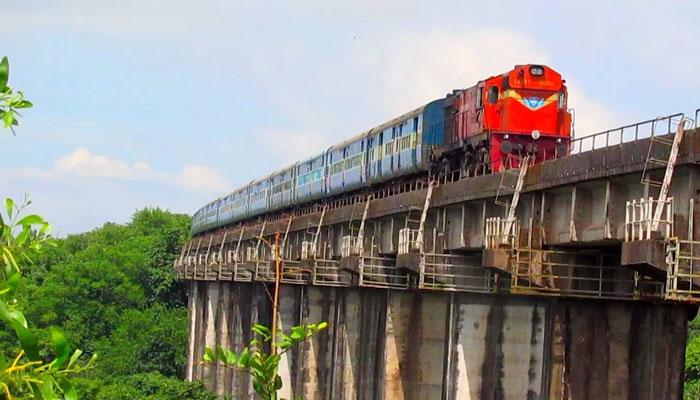 এমন স্টান্স যা আপনার হার্ট অ্যাটাক করিয়ে দিতে পারে! এমন স্টান্স যা আপনার হার্ট অ্যাটাক করিয়ে দিতে পারে!
