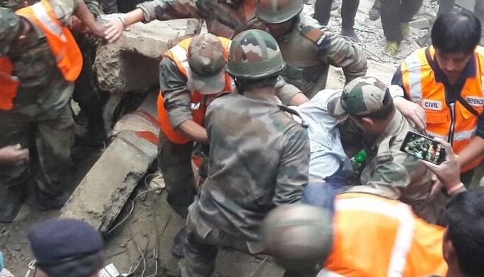 দার্জিলিংয়ে বাড়ি ধসে মৃত তিন দার্জিলিংয়ে বাড়ি ধসে মৃত তিন