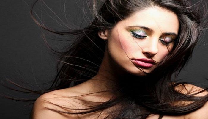 বর্ষায় চুলের যত্ন বর্ষায় চুলের যত্ন