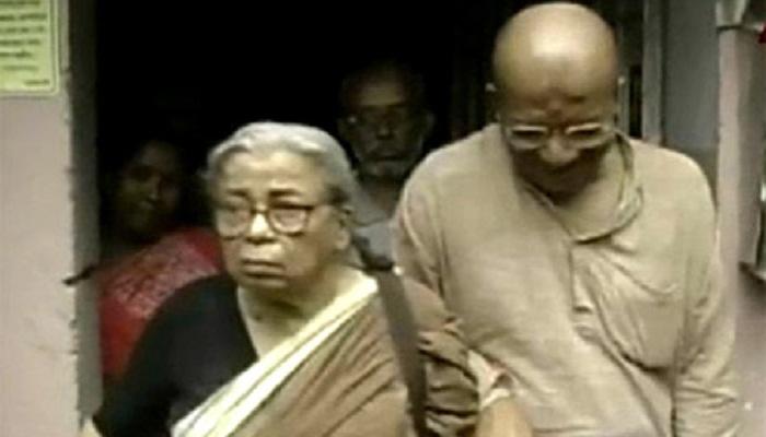 'দ্বিতীয়বার মাকে হারালাম'; আগামিকাল পূর্ণ রাষ্ট্রীয় মর্যাদায় শেষকৃত্য মহাশ্বেতা দেবীর 'দ্বিতীয়বার মাকে হারালাম'; আগামিকাল পূর্ণ রাষ্ট্রীয় মর্যাদায় শেষকৃত্য মহাশ্বেতা দেবীর