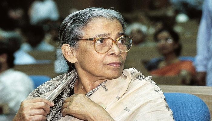 গান স্যালুটে শেষ শ্রদ্ধা মহাশ্বেতা দেবীকে গান স্যালুটে শেষ শ্রদ্ধা মহাশ্বেতা দেবীকে