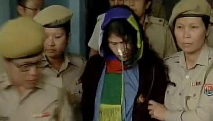 "আমি মুখ্যমন্ত্রী হয়ে আফস্পা প্রত্যাহার করতে চাই" লৌহ মানবীর হুঙ্কার "আমি মুখ্যমন্ত্রী হয়ে আফস্পা প্রত্যাহার করতে চাই" লৌহ মানবীর হুঙ্কার