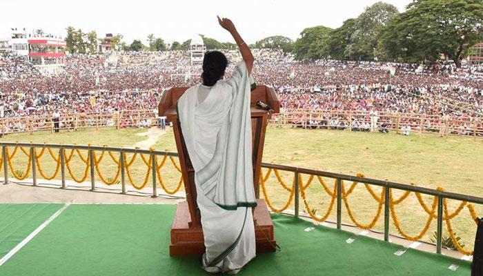 ত্রিপুরায় 'বামপন্থী মমতা' বললেন পরিবর্তন চাই ত্রিপুরায় 'বামপন্থী মমতা' বললেন পরিবর্তন চাই
