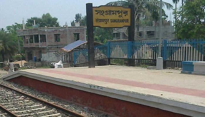 ডায়মন্ডহারবার-শিয়ালদা লোকালে মহিলা কামরায় দিনেদুপুরে ছিনতাই ডায়মন্ডহারবার-শিয়ালদা লোকালে মহিলা কামরায় দিনেদুপুরে ছিনতাই
