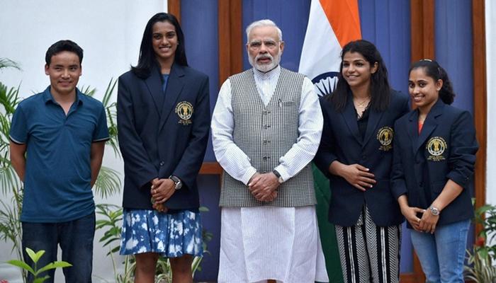 রবিবার খেলরত্ন ও অর্জুন পুরস্কার প্রাপকদের সঙ্গে মিলিত হন প্রধানমন্ত্রী নরেন্দ্র মোদী রবিবার খেলরত্ন ও অর্জুন পুরস্কার প্রাপকদের সঙ্গে মিলিত হন প্রধানমন্ত্রী নরেন্দ্র মোদী