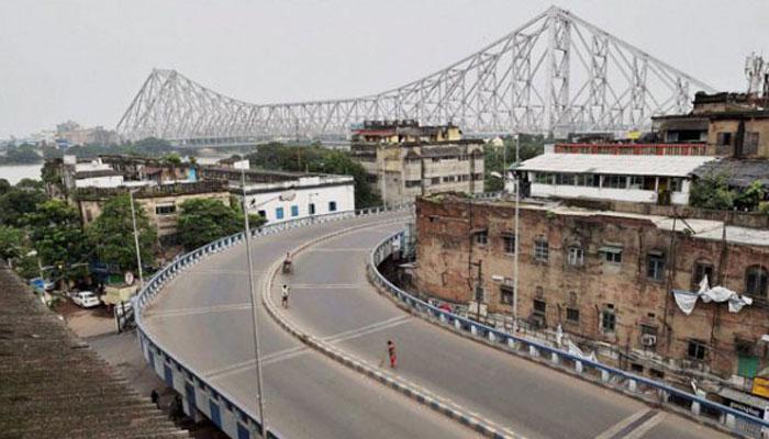 বনধ বিরোধী হোর্ডিংয়ে মুড়ে দেওয়া কলকাতা, রাস্তায় নামলেন মন্ত্রী বনধ বিরোধী হোর্ডিংয়ে মুড়ে দেওয়া কলকাতা, রাস্তায় নামলেন মন্ত্রী