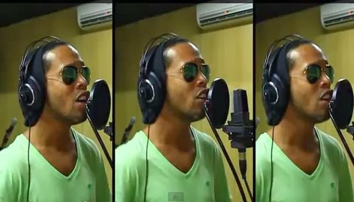 এবার গান গাইলেন রোনাল্ডিনহো, কিন্তু কাদের জন্য? এবার গান গাইলেন রোনাল্ডিনহো, কিন্তু কাদের জন্য?