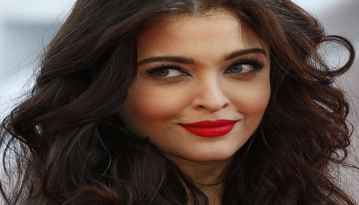 ঐশ্বর্যাকে নিয়ে টুইটারে বি-টাউনের দুই সেলিব্রিটির ঝগড়া! ঐশ্বর্যাকে নিয়ে টুইটারে বি-টাউনের দুই সেলিব্রিটির ঝগড়া!