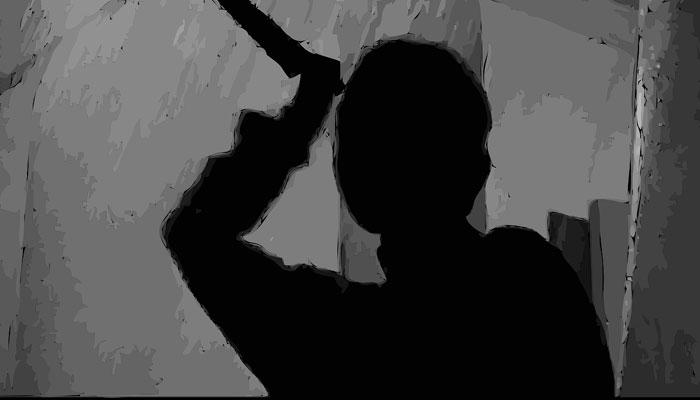 মানিকতলায় রাস্তার ওপরই বোমা মেরে খুনের চেষ্টা প্রোমোটারকে মানিকতলায় রাস্তার ওপরই বোমা মেরে খুনের চেষ্টা প্রোমোটারকে
