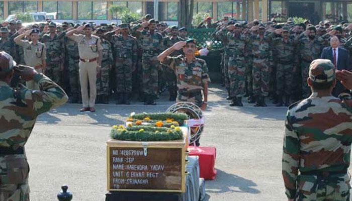 দেশ বাঁচাতে যে ১৮ জন সেনা প্রাণ দিলেন তাঁদের চিনে নিন দেশ বাঁচাতে যে ১৮ জন সেনা প্রাণ দিলেন তাঁদের চিনে নিন