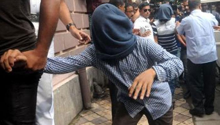 JMB জঙ্গি ইনামকে জেরায় গুরুত্বপূর্ণ তথ্য হাতে পেলেন গোয়েন্দারা JMB জঙ্গি ইনামকে জেরায় গুরুত্বপূর্ণ তথ্য হাতে পেলেন গোয়েন্দারা