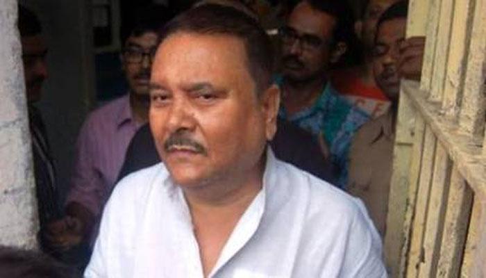 প্রভাবশালী তকমা ঘোঁচাতে মরিয়া মদন মিত্র কী করলেন! প্রভাবশালী তকমা ঘোঁচাতে মরিয়া মদন মিত্র কী করলেন!