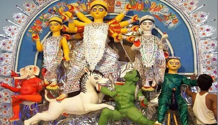 সাবেকিয়ানা এখনও অটুট বনেদি বাড়ির পুজোয় সাবেকিয়ানা এখনও অটুট বনেদি বাড়ির পুজোয়