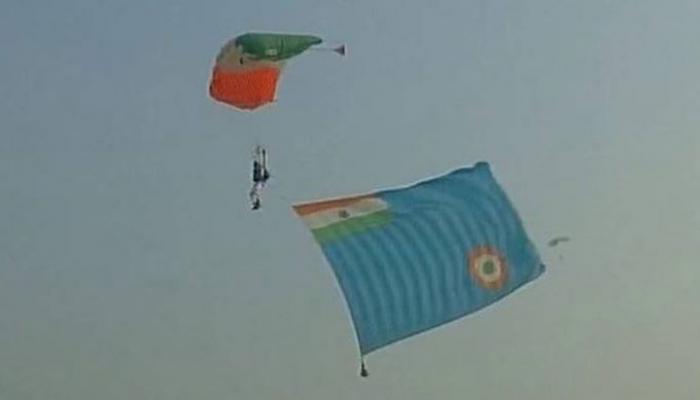 বায়ুসেনা দিবসে আকাশে মুগ্ধতা উপহার দেশের যোদ্ধাদের, বিশ্ব দেখল ভারতের শক্তি বায়ুসেনা দিবসে আকাশে মুগ্ধতা উপহার দেশের যোদ্ধাদের, বিশ্ব দেখল ভারতের শক্তি