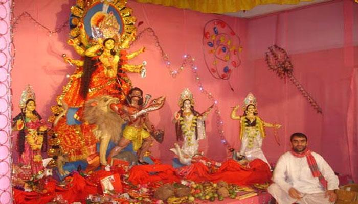 দেবীপক্ষে বাঙালিদের পাশাপাশি নজর কাড়ছে অন্যান্য সম্প্রদায়ের মাতৃবন্দনাও দেবীপক্ষে বাঙালিদের পাশাপাশি নজর কাড়ছে অন্যান্য সম্প্রদায়ের মাতৃবন্দনাও